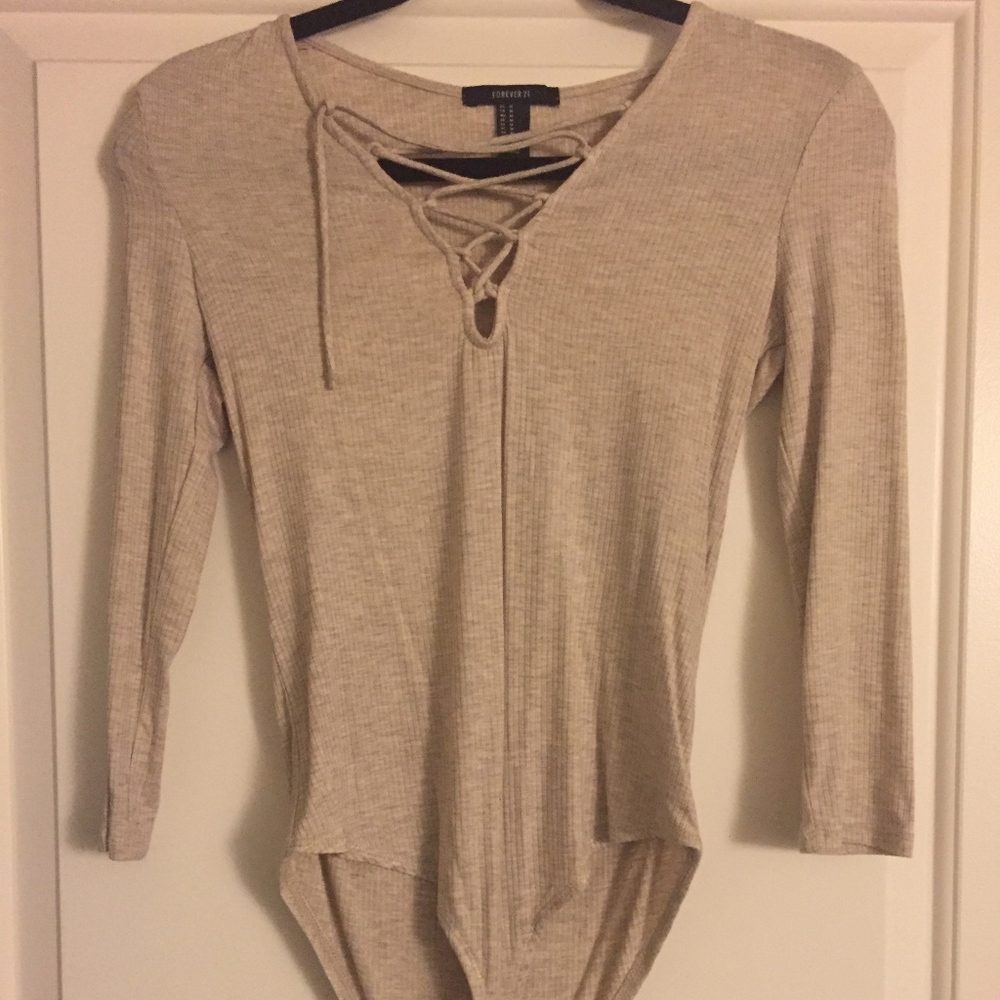 F21 Cream-Nude Criss-Cross Bodysuit (MEDIUM)